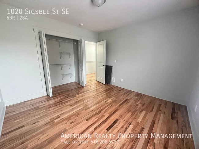 Photo - 1020 Sigsbee St SE