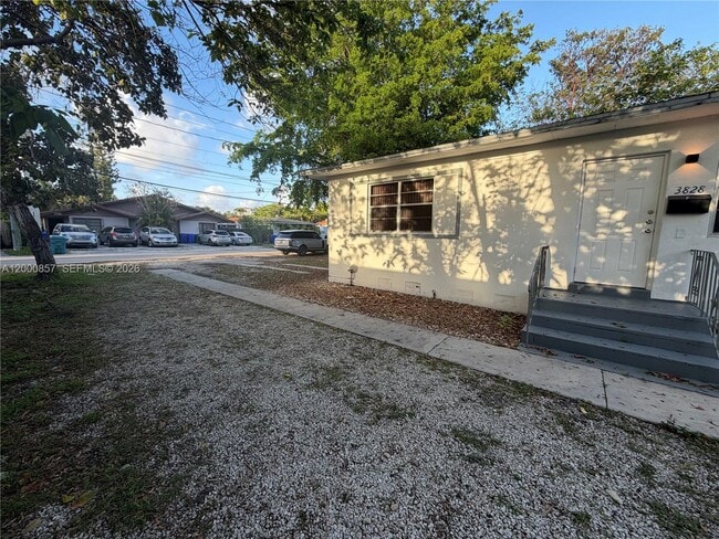 Photo - 3828 SW 29th St Unit 3828