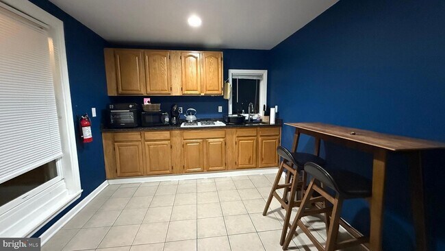 16 Linden Ln Unit 2A