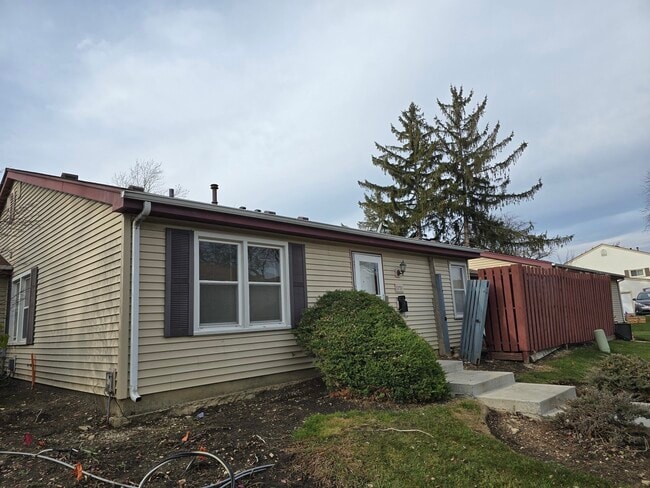 Building Photo - 1751 Queensbury Cir