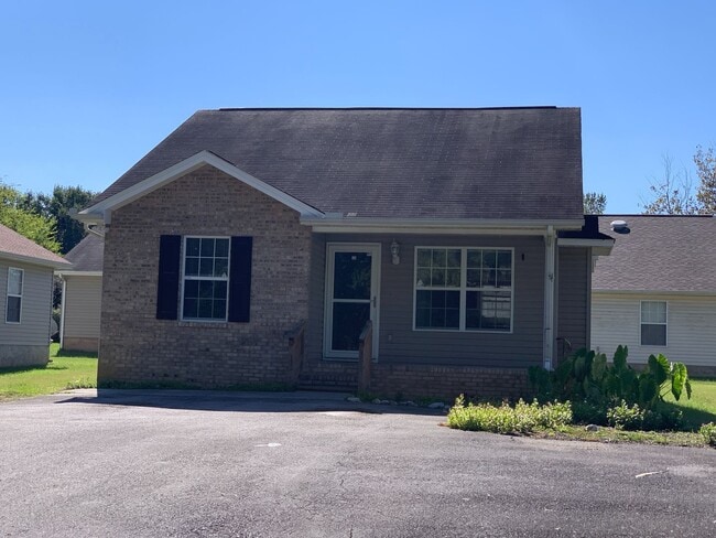 Building Photo - 1731 Snapp Rd