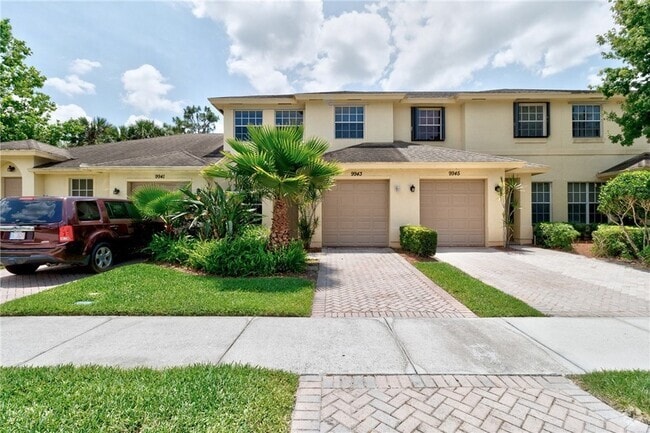 Building Photo - 9943 E Villa Cir Rental