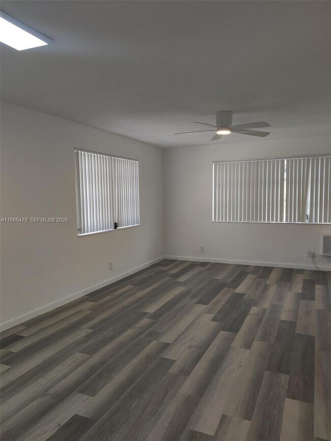 Photo - 5950 NE 18th Ave Unidad 504