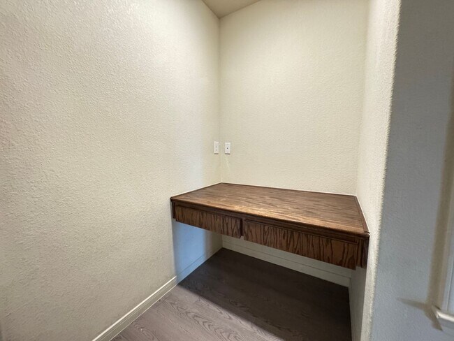 Photo - 5804 Rustler Dr Unidad A