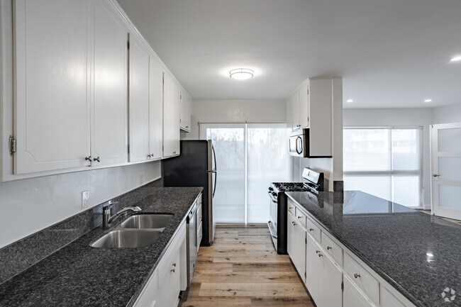 2BR, 2BA - 1200 SF - The Otis Apartment Homes