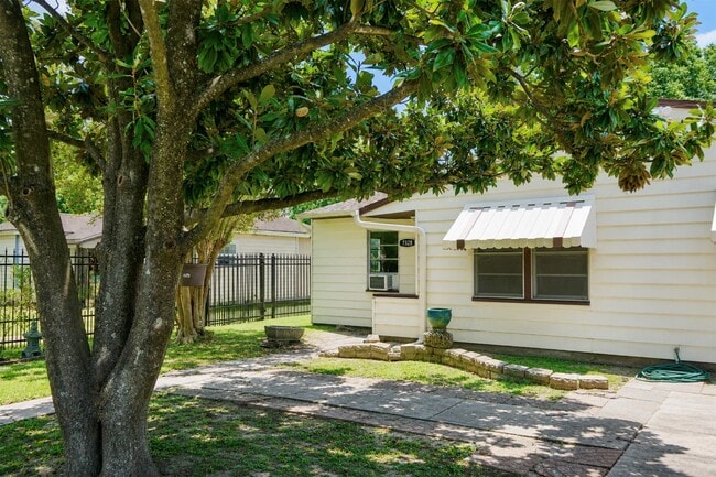 Photo - 7328 Oak Hl