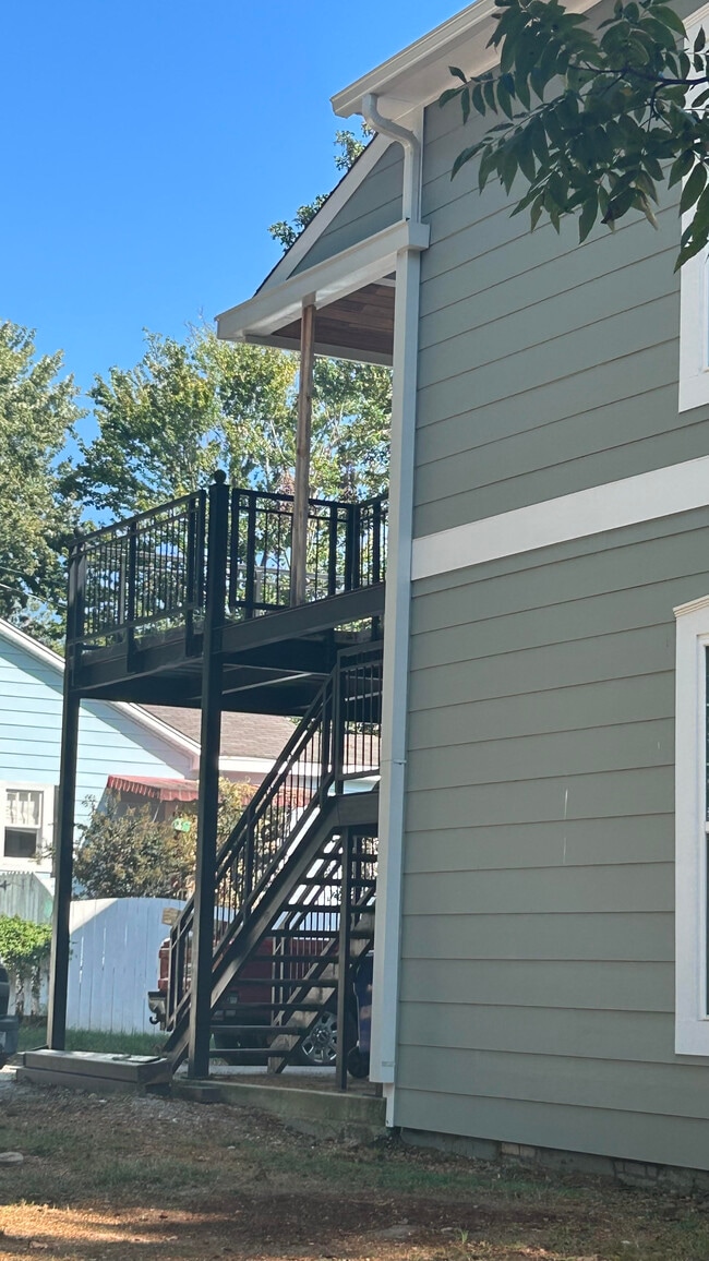 cubierta - 754 N Wood Ave Unidad 4