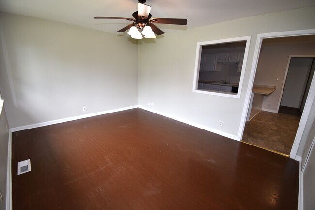 304 Hilldale Ln