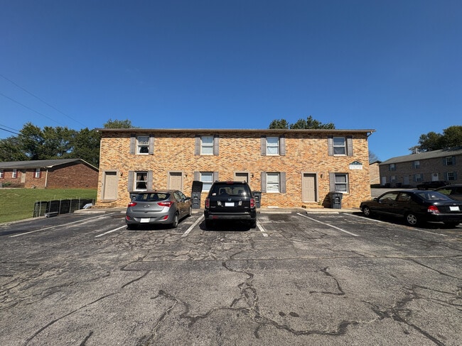 70 E 18th St