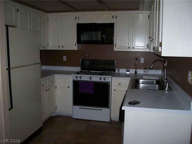 Photo - 2204 Silver Pine Dr