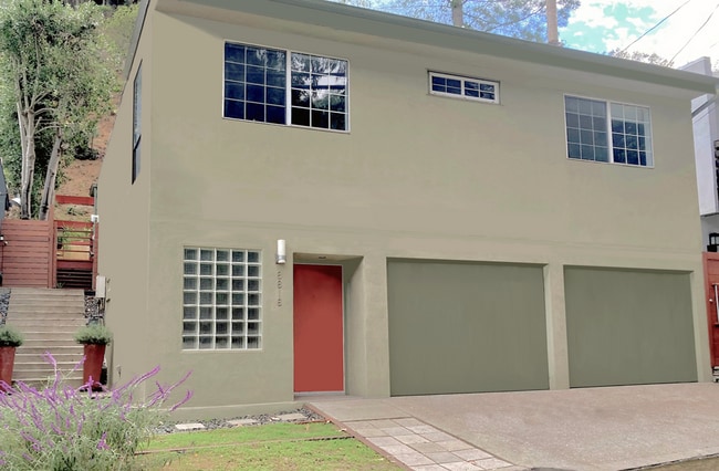 Vista de la calle principal - 8616 Wonderland Ave