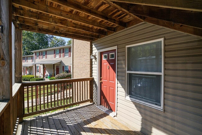 Photo - Lincoln Apartments
