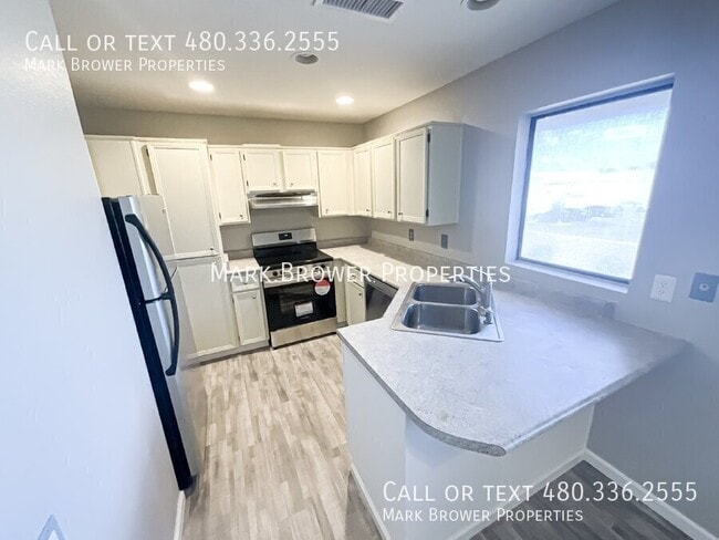 Photo - 2035 S Elm St