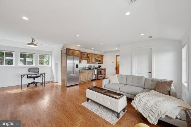 Photo - 1125 Ginkgo Ln