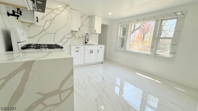 Photo - 589 Eder Ave
