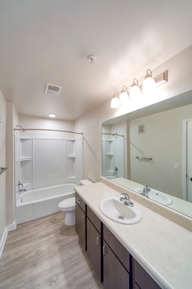 Lofts at Monroe Apartments | Jacksonville, FL
