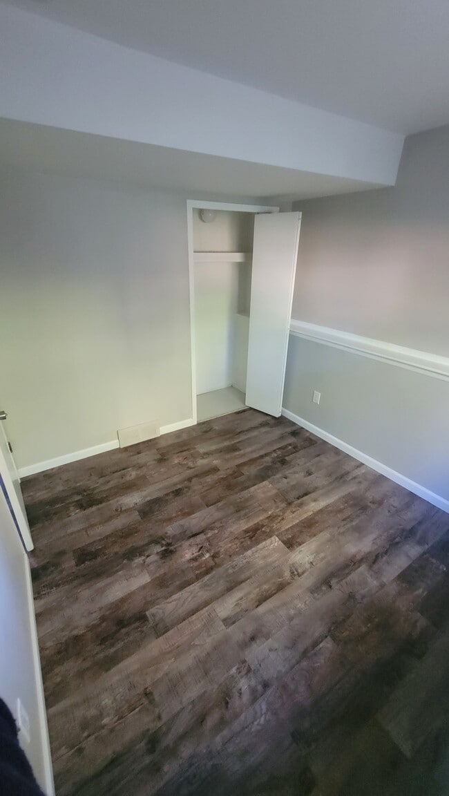 Photo - 2184 Hemlock Dr