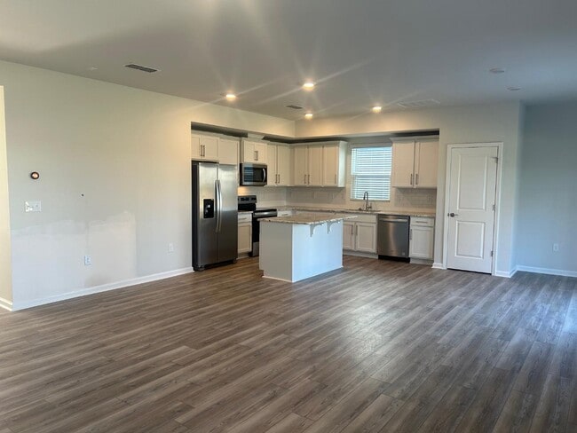 Photo - 1453 Rhodes Pond St
