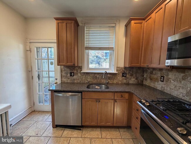 Photo - 1505 Hancock St