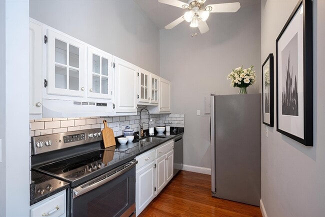 Photo - 16 Balmoral St Unit 422