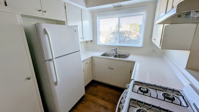 #304 Kitchen