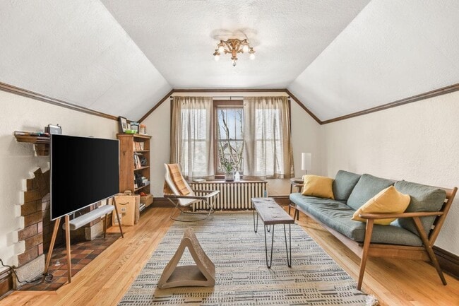 Building Photo - 1319 Rutledge St Unit 5