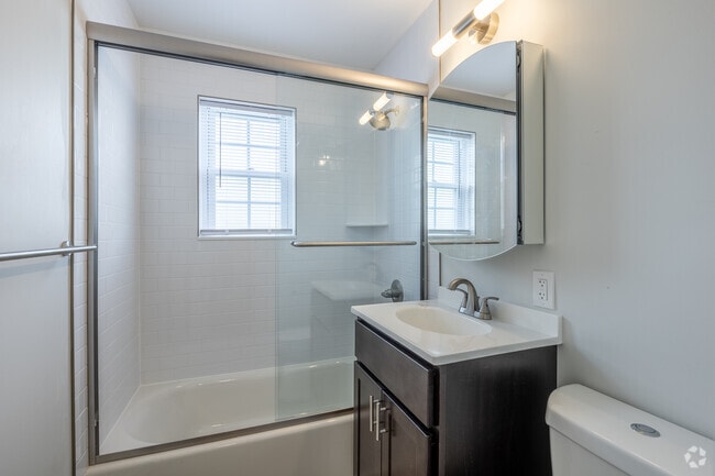 1BR 1BA - 725SF