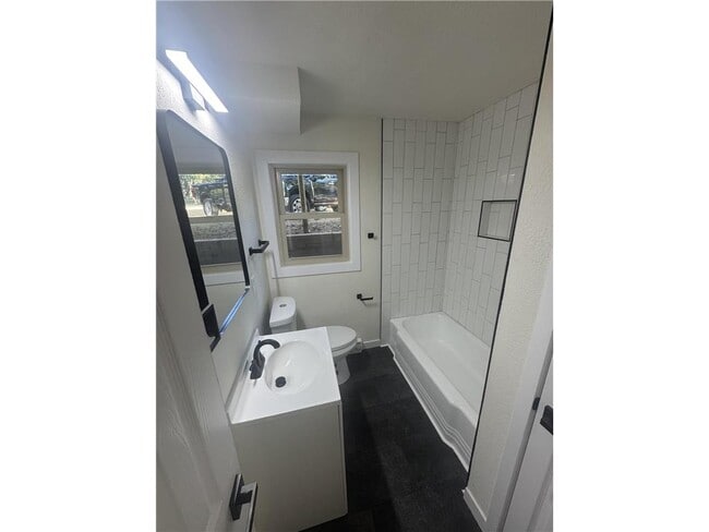 Photo - 604 Oakdale Ave