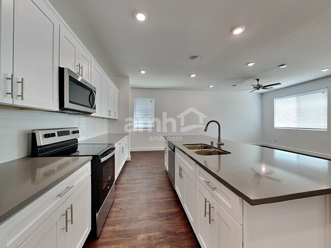 Photo - 10413 Medusita St
