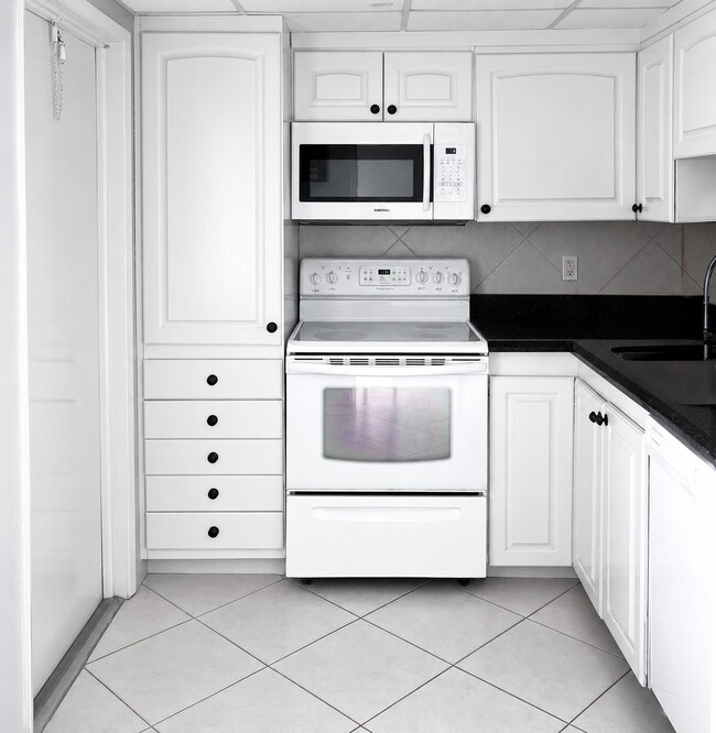 Photo - 3050 N Palm Aire Dr Unit 6