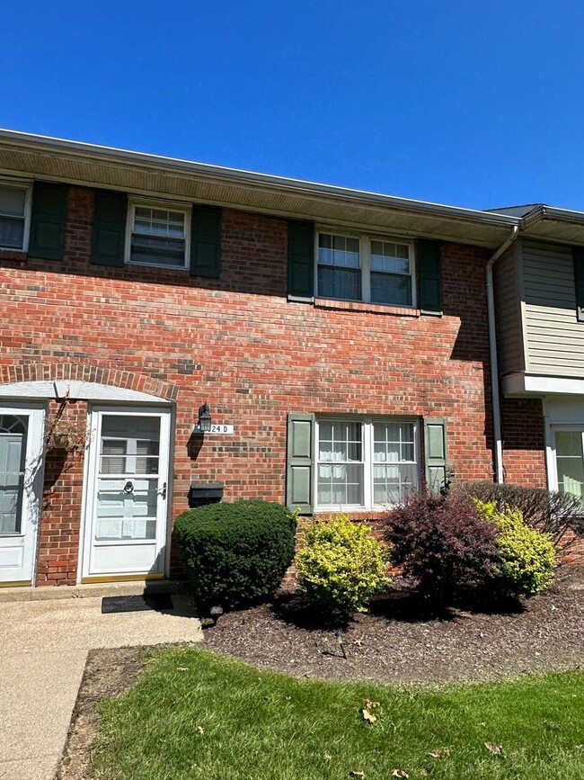 Spacious 3 bedroom in Willowick - Spacious 3 bedroom in Willowick Condo