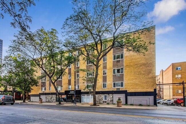 Building Photo - 5400 N Sheridan Rd Unit 210