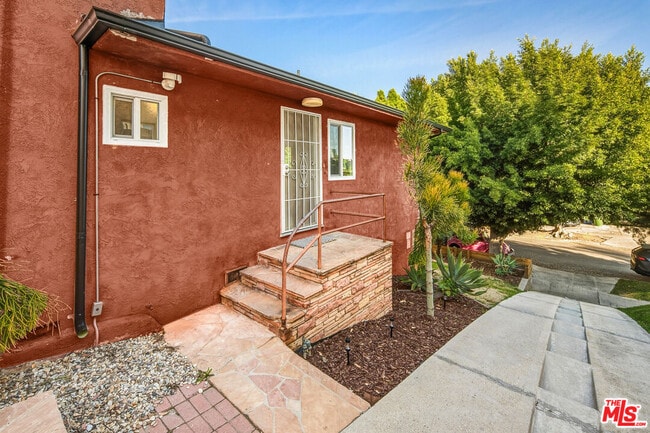 Photo - 1319 S Mansfield Ave