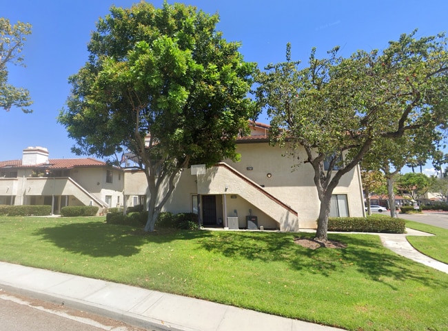 Building Photo - SHADOWRIDGE UPGRADED CONDO WITH GARAGE Unit 52