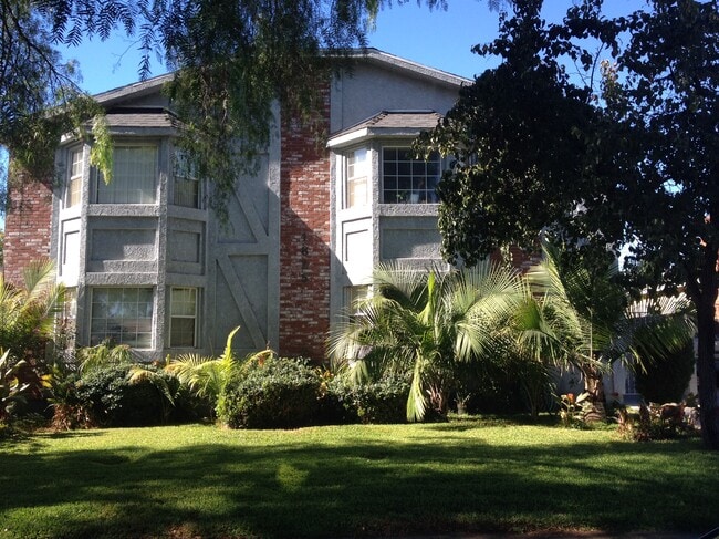 Photo - 1825 Keeler St Unit apartment D