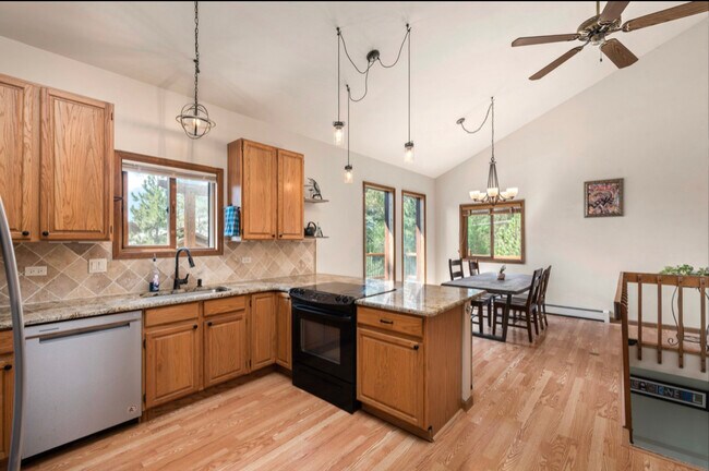 Photo - 30540 Rand Rd