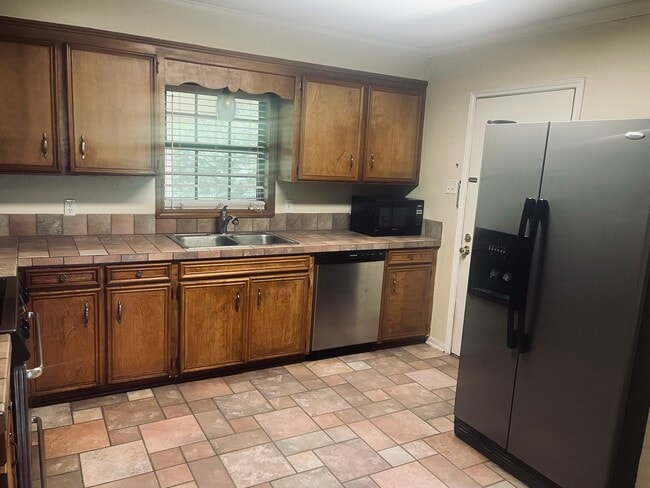 Photo - 5808 Hiawatha Dr