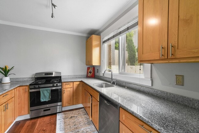 Photo - 1925 Leavenworth St Unit 7