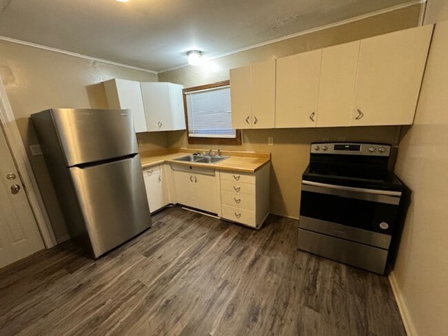 Photo - 739 Sherman Ave