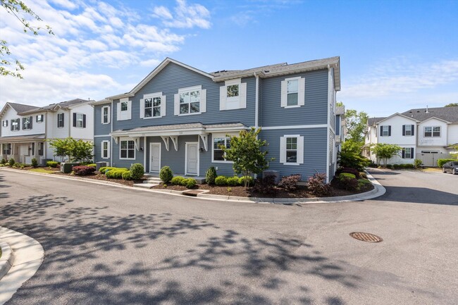 Live Elevated at Hawkins Mill—Stylish Spac... - Live Elevated at Hawkins Mill—Stylish Spac... Condo