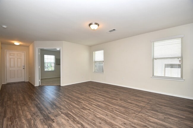 Photo - 5010 Brewcastle Ln