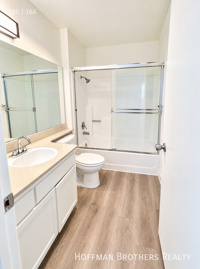 9915 National Blvd Unit 106