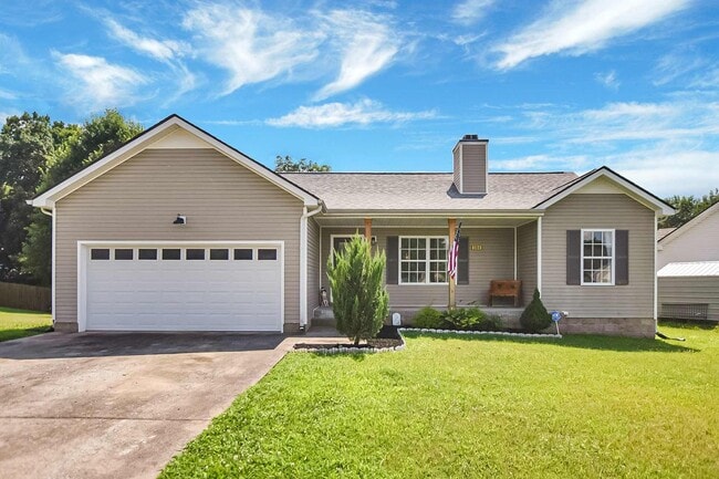 Building Photo - Pet Friendly Three Bedroom!