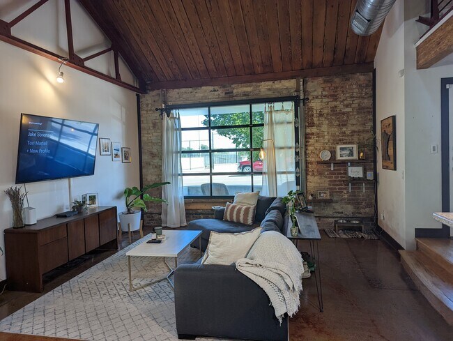 Photo - 1610 E 26th Ave