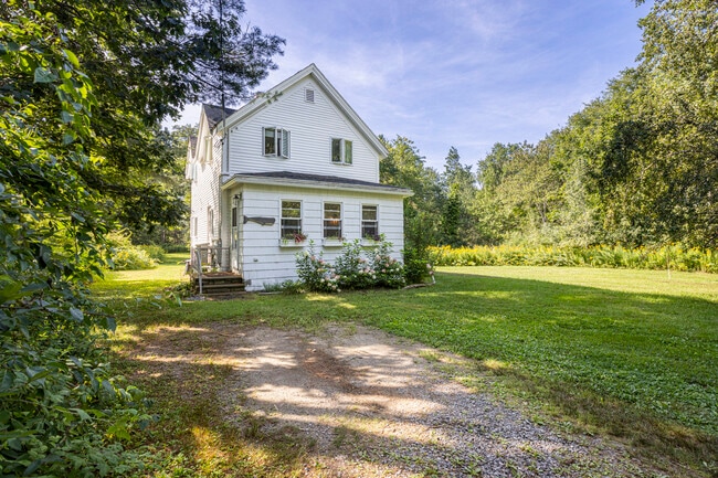 Building Photo - 276 Fowler Rd Rental