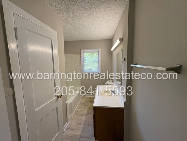 Photo - 2500 2nd St NW