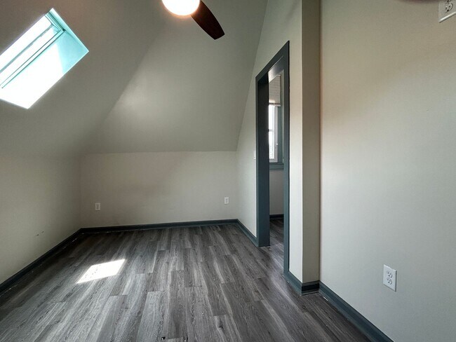 Photo - 50 E Utica St Unit 3D