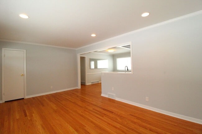 Photo - February FREE On This 3 Bedroom 2.5 Bath Home In Overland Park