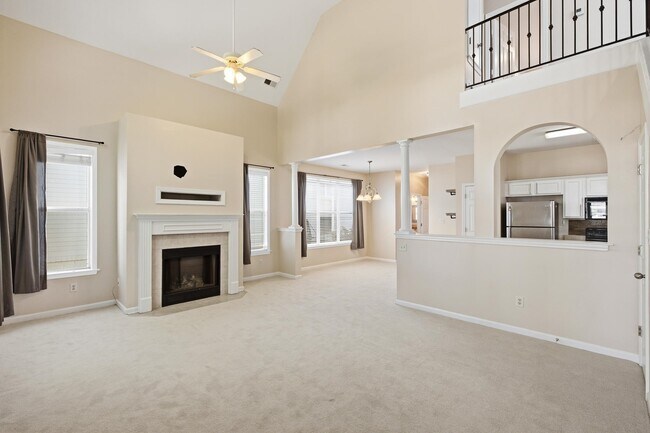 Photo - 1277 Island Pl E