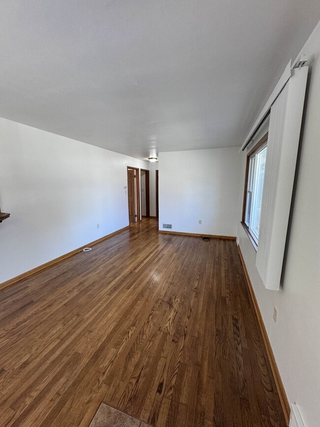 Photo - 337 W 2nd St